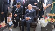 Bahçeli'nin Ferdi Tayfur Şarkıları Eşliğinde Çay Keyfi