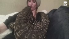 Evinde Komodo Besleyen Kız