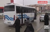 Öğretmene Otobüste Tecavüz Eden Sapığa 'İmitasyon Yüzük' İndirimi