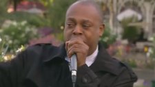 Polis Akademisi Efsanesi Michael Winslow'dan Muhteşem Performans!