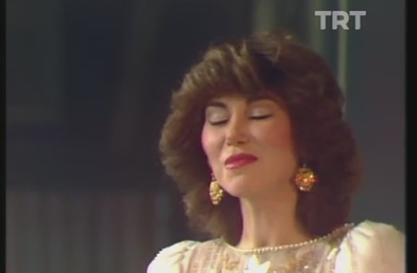 Ayşe Tunalı Yanakların Çiçektir (1982)