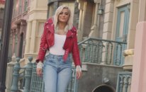 Bebe Rexha - The Way I Are (Dance With Somebody) Ft. Lil Wayne (Official Music Video)