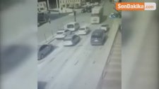 Tır 8 Otomobili Böyle Biçti