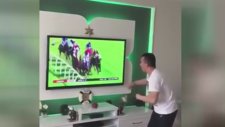At Yarışı Oynayan Adamın Anı Yaşaması