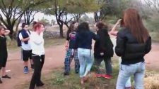 Ormanlık Alanda Zincirleme Kız Kavgası