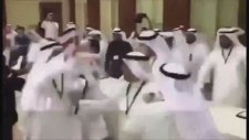 Suudi Arabistan Ve Katar Heyetinin Birbirine Girmesi