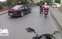 Namlunun Ucunu Görünce Geri Vites Yapan Motor Çetesi