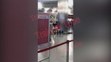 Atatürk Havalimanı'nda Çöp Kutusuna Tuvaletini Yapan Kadın
