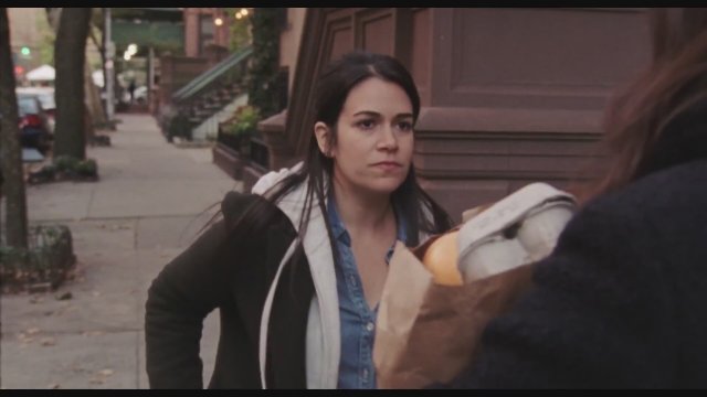 Person to Person (2017) Fragman