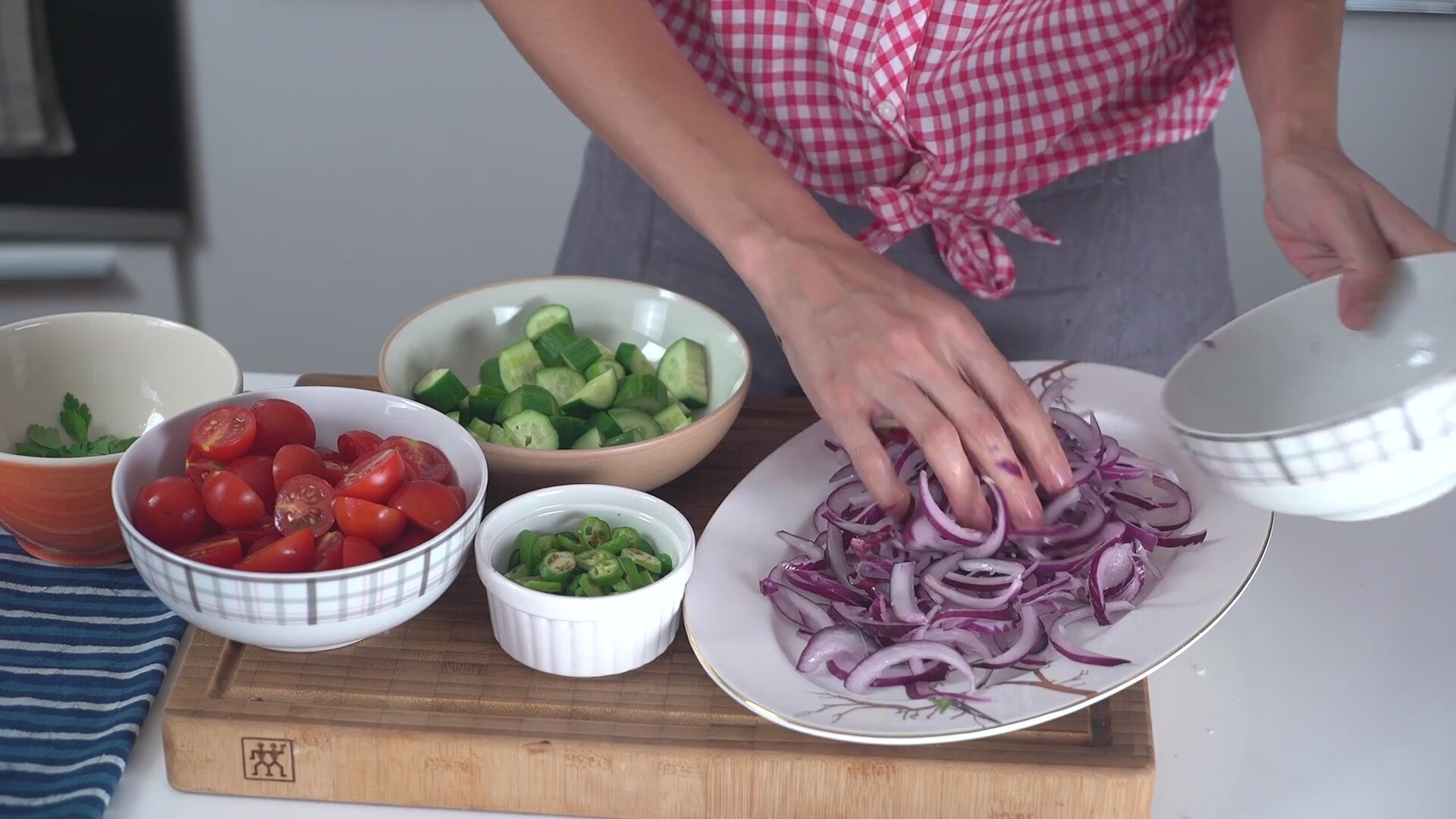 Çoban Salata Nasıl Yapılır Çoban Salata Nasıl Yapılır