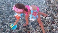 Deniz Plaj Keyfi Denizde Yüzdük Plajda Kumdan Kaleler Yaptık . Eğlenceli Çocuk Videosu