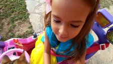 Prenses Jeep İle Bahçe Gezintisi , Elif Lera Ve Paticik Geziyorlar, Eğlenceli Çocuk Videosu
