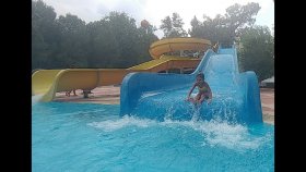 Aquapark Kaydıraklar Yarışmalar, Eğlenceli Çocuk Videosu
