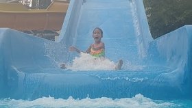 Aquaparkta Kaydırak Ve Havuz Keyfi, Eğlenceli Çocuk Videosu