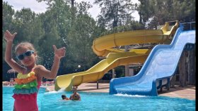 Aquaparkta Kaydırak Ve Havuz Keyfi, Yarışmalar Oyunlar Eğlenceli Çocuk Videosu
