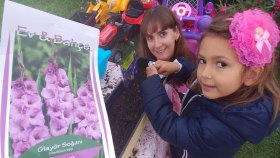 Elif İle Bahçe Yapıyoruz , Domates,biber,maydanoz, Çörek Otu Vs Ektik, Eğlenceli Çocuk Videosu