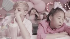 JoJo Siwa - Kid In A Candy Store