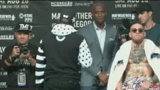 Floyd Mayweather'in Conor McGregor'ı Para Yağmuruna Tutması