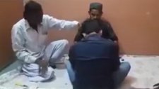 Pakistan'da Güldüren Şeytan Çıkarma Yöntemi