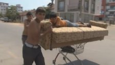 Market Arabasıyla Koltuk Taşımak