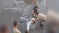 Mehmetçiğin Sulu Sabunlu Tezkere Şakası!
