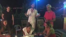 Derya Tuna'nın Bodrum'da Pasta Üflerken Depreme Yakalanması