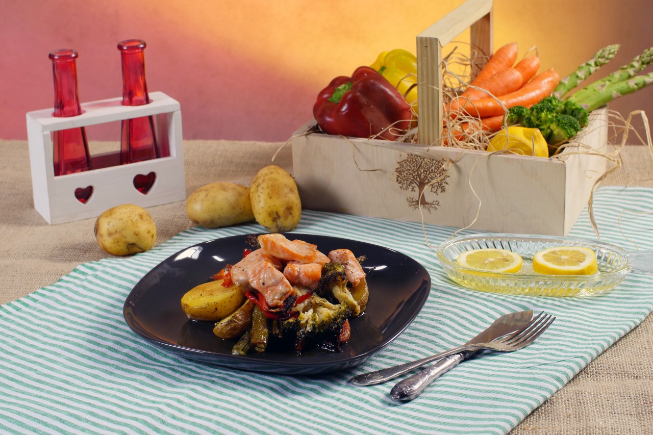 Somon Balıklı Omlet Tarifi Somon Balıklı Omlet Tarifi