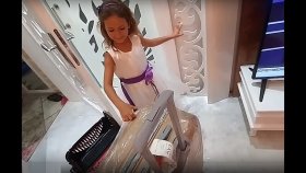 Havaalanındayız, Dede ve anneanne geliyor, eğlenceli çocuk videosu