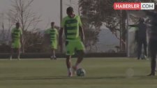 Uçak Kazasından Kurtulan Futbolcu, Sahalara Döndü