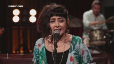 Melek Mosso - Umrumda Değil (Akustikhane)