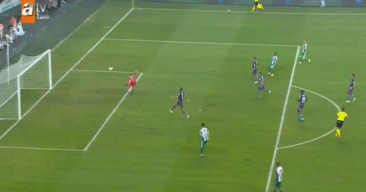 Konyaspor 10 Beşiktaş (Gol Abdou Razack Traore)