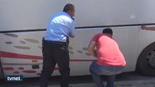 Yolcu Otobüsü Durdurup Kontrol Yapan Polislerin Şoke Olması
