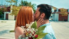Dostluğu Bitiren Öpücük! - İki Yalancı 6.Bölüm (14 Ağustos Pazartesi)