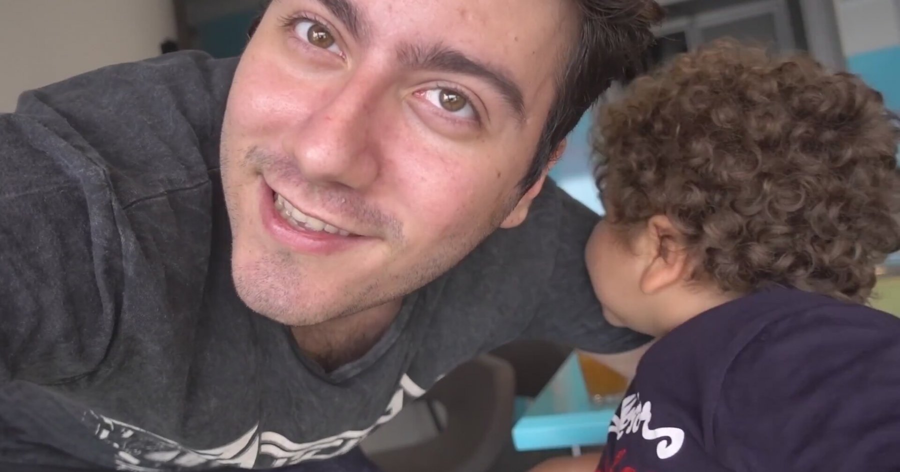 Enes Batur�un Çitos Efe İle Bir Gün Geçirmesi