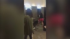 Bayan Kuaförüne Baltayla Dalan Kadın