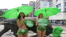 Marul Bikinili Kızların Kadıköy Eylemi