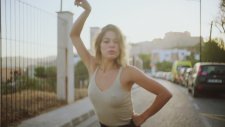 Dimitri Vegas & Like Mike & David Guetta feat. Kiiara - Complicated