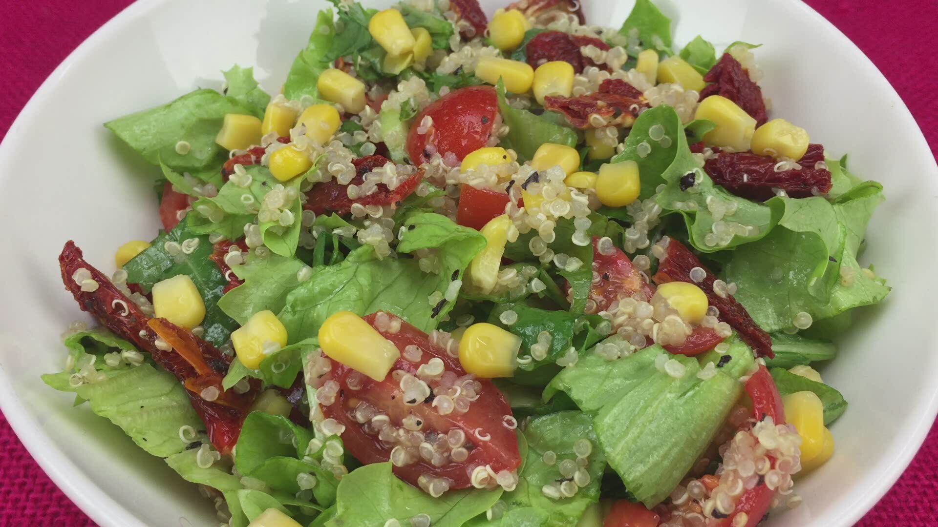 Mısırlı Karışık Salata Yapılışı Videosu Mısırlı Karışık Salata Yapılışı Videosu