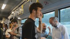 Metrobüste Son Ses Aleyna Tilki Dinlemek (Sosyal Deney)