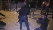 Düğünde Arkadaşlarına Yılan Dansı Yapan Zalım